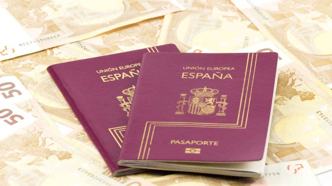 Grandchildren Law: Spanish citizenship for children of legal age