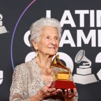 Quién es Ángela Álvarez, la mujer que ganó su primer Latin Grammy a los 95 años