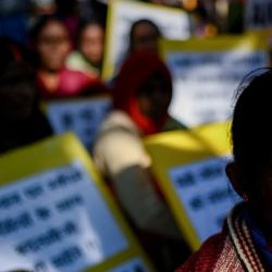 Trabajadores del sistema de ASHA y Anganwadi, participan en una manifestación para exigir mejores salarios e instalaciones en Nueva Delhi, India. | Foto:Sajjad Hussain / AFP