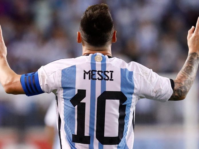 Time running out for Messi but are World Cup stars aligning?
