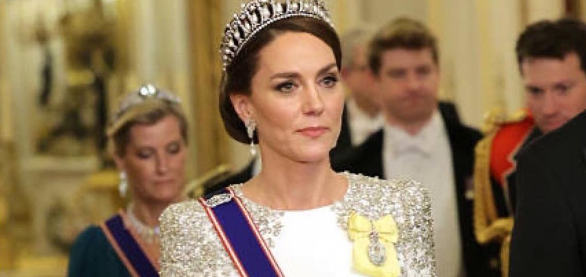 Todos los detalles del look que eligió Kate Middleton en su primera gala como princesa de Gales 
