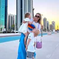 Mirko y Chloe Insaurralde recorren juntos las calles de Qatar