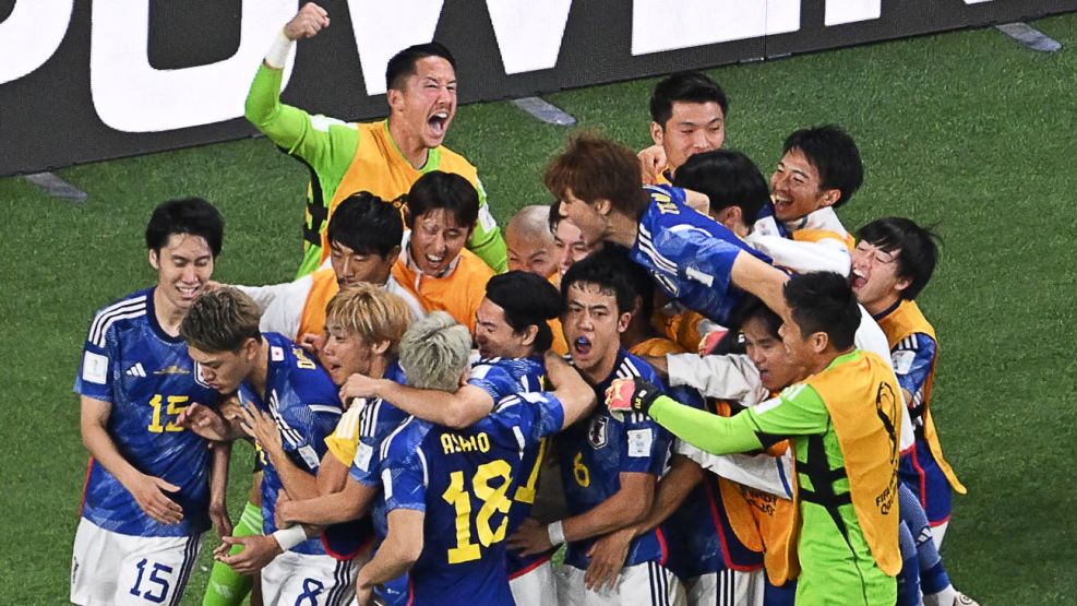 Hinchas japoneses en el partido de hoy contra Alemania 20221123