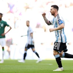 Argentina va ante México