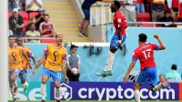 Keysher Fuller "vuela" en Qatar 2022, festejando el gol de la victoria de Costa Rica ante Japón.