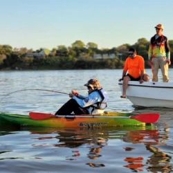 En Itá Ibaté, Corrientes, los kayaks fueron las embarcaciones elegidas para capturar al surubí en una innovadora modalidad.