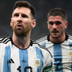 Lionel Messi al frente de la selección nacional alienta la esperanza de los que lo ven a la distancia.