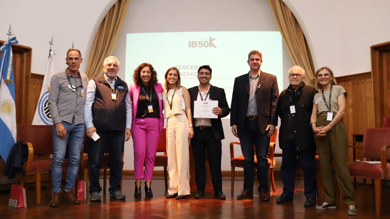 Equipo ganador del concurso IB50k | Foto:IB50K
