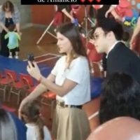 Tras los rumores de crisis, Rusherking acompañó a la China Suárez al acto escolar de Amancio Vicuña