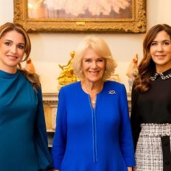 Camilla Parker Bowles, Rania de Jordania y Mary de Dinamarca toman el té con estilo 