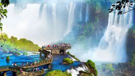 El Parque Nacional Iguazú abarca un área de bosque subtropical en la provincia de Misiones de Argentina, en la frontera con Brasil.