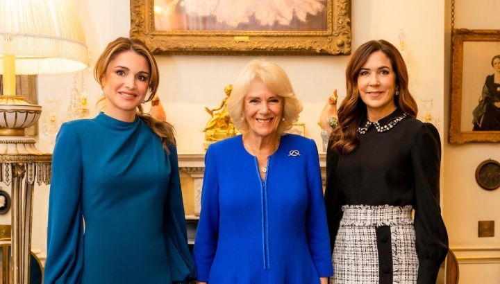 Camilla Parker Bowles, Rania de Jordania y Mary de Dinamarca toman el té con estilo