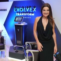 Sabrina Rojas y el Tucu López en la presentación de Evolve X Transform el tratamiento que llegó para revolucionar la estética.