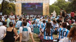Palermo pantalla gigante hinchas primer tiempo Argentina Polonia