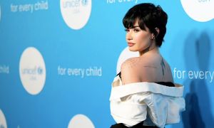 Demi Lovato luce increíble en la Gala de Unicef.