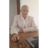 Dr. Gabriel Urbano