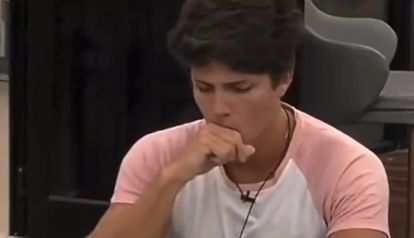 Gran Hermano: Marcos Ginocchio se persigna antes de comer pero lo esconde y el video se volvió viral