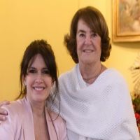 Isabel Macedo con Lizzie, su mamá