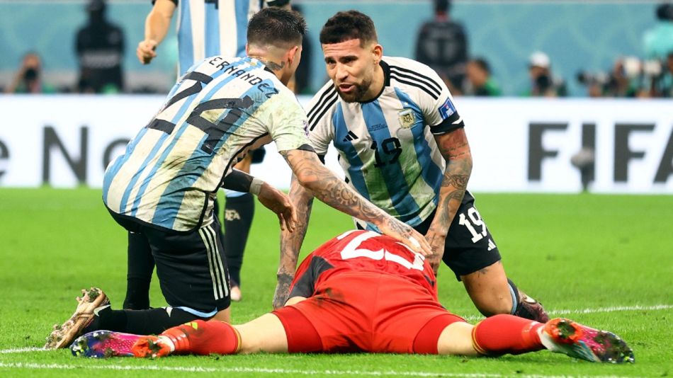 La monumental atajada de 'Dibu' Martínez sostuvo el triunfo argentino en el final.