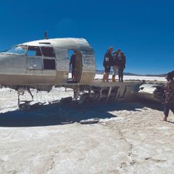 En 4x4 llegamos al avión de laguna Brava, que en 1964 tuvo un aterrizó forzoso. Llevaba varios caballos a bordo.