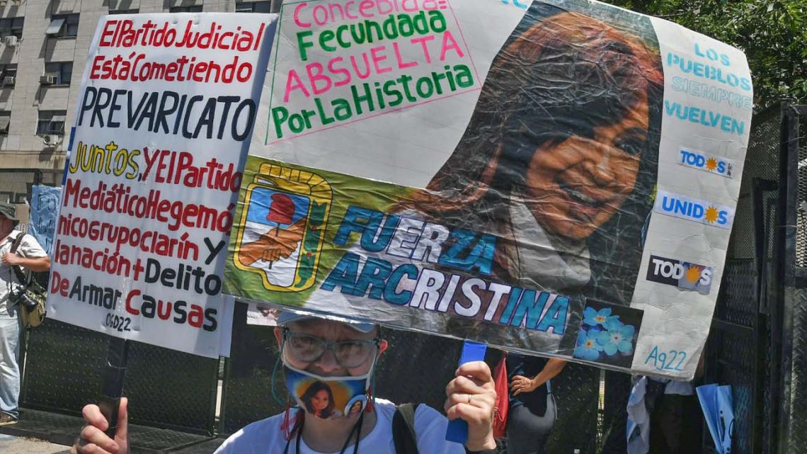 Supporters of Cristina Fernández de Kirchner stage a rally after a court convicted the vice-president of corruption dating back to her two presidential terms.