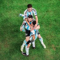 La foto viral Lionel Messi y Julián Álvarez