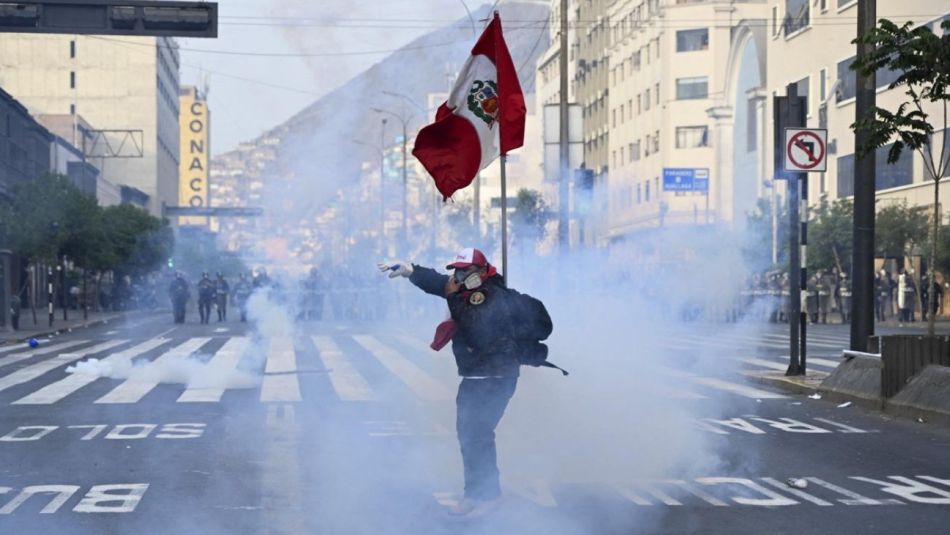 Arrecian las protestas en el Perú