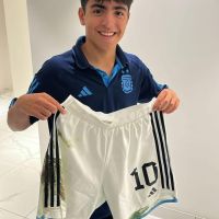 Leo Messi sorprendió al hijo del Kun Agüero con un regalo tras la victoria de Argentina ante Croacia