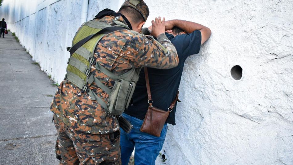 El Salvador arrestó al 2% de su población adulta en su guerra contra las pandillas