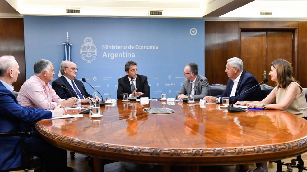 Anuncio de inversiones Volkswagen en Argentina ante el ministro de Economía, Sergio Massa.
