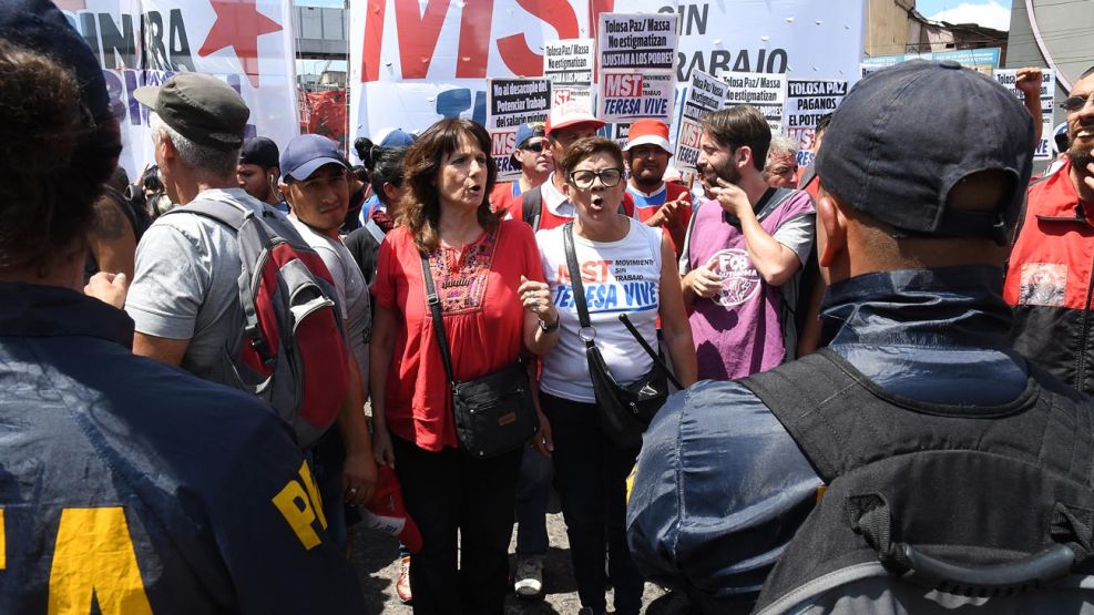 Movilización de Unidad Piquetera en el puente Pueyrredón