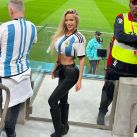  El diario británico The Sun eligió a Luciana Salazar como la hincha argentina más sexy del Mundial