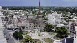 La ciudad de Azul sopla 190 velitas.
