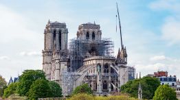 Notre Dame se prepara a toda máquina para la reapertura