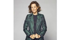 2022_12_18_sigourney_weaver_gzastardisney_g