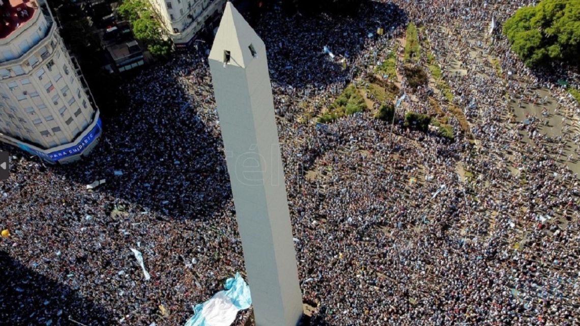 El lado B de los festejos en el Obelisco: violencia, robos y vandalismo ...