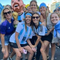 Pampita celebró el triunfo de la Selección Argentina junto a sus hijos en el Obelisco