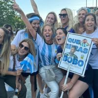 Pampita celebró el triunfo de la Selección Argentina junto a sus hijos en el Obelisco