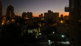 El moderno Cyan Soho de la ciudad de Neuquén está muy bien ubicado cerca de la zona comercial de restaurantes.