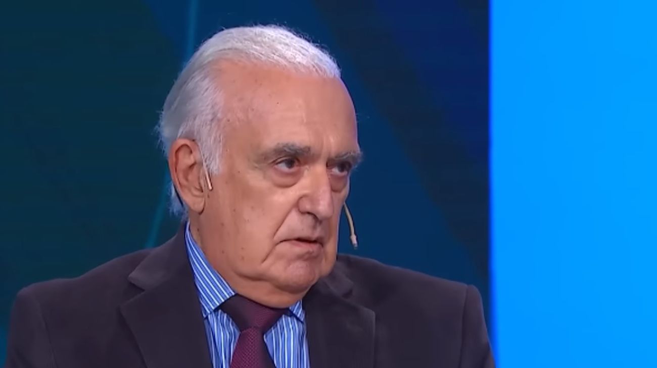 Carlos Ruckauf: "La gente que quería a Chávez no entiende cómo dejó a esta  basura a cargo" | Perfil