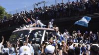 Los campeones del Mundo rumbo al obelisco