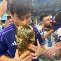 Antonela Roccuzzo compartió su emoción con las mejores fotos tras la victoria de Argentina en Qatar