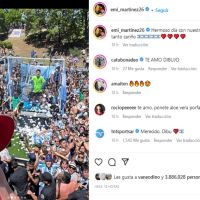 La emotiva foto de Dibu Martínez con un nene que lo conmovió desde el micro de la Selección
