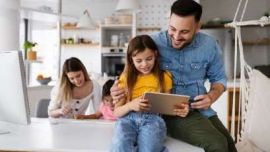 Los padres deben estar atentos a los movimientos online de sus hijos