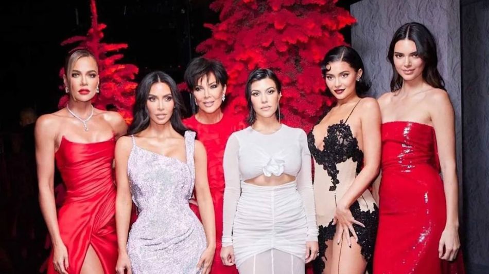 El estilismo de las hermanas Kardashian cosechó millones de vistas y comentarios