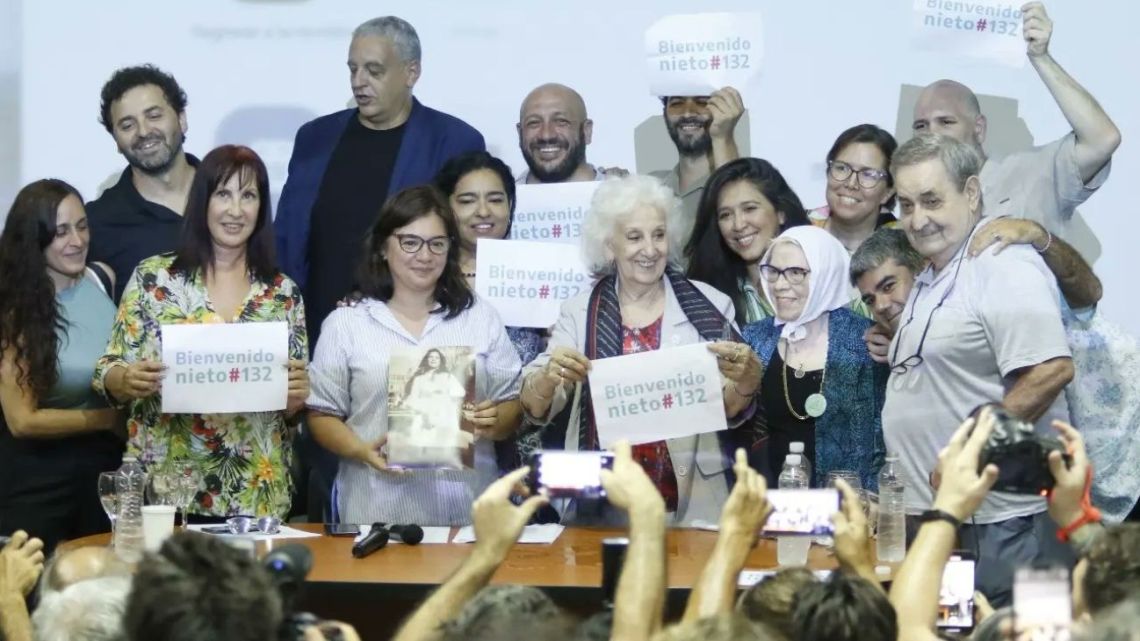 Abuelas De Plaza De Mayo Anunció La Restitución De Juan El Nieto 132 Perfil 1236