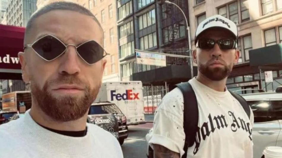 Papu Gómez y Otamendi g_20221228