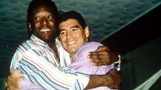 El momento entre Pelé y Maradona que cerró la grieta en vivo: “Tú quieres ser yo y yo quiero ser tú”