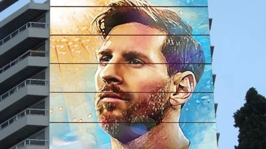 Los homenajes a Lionel Messi en las paredes de todo el país