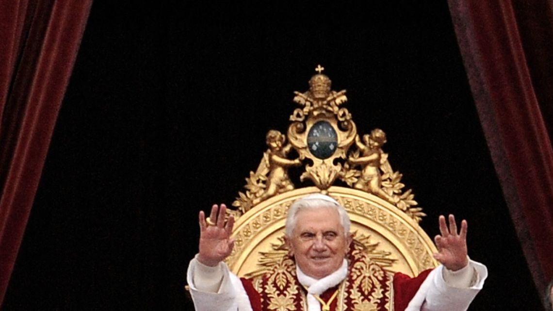 In this file photo taken on December 25, 2008 Pope Benedict XVI waves during the 'Urbi et Orbi' (message to the City and to the World) address in St Peter's square at the Vatican. Former pope Benedict XVI has died at the age of 95, the Vatican announced on December 31, 2022, almost a decade after he became the first pontiff to resign in six centuries. 